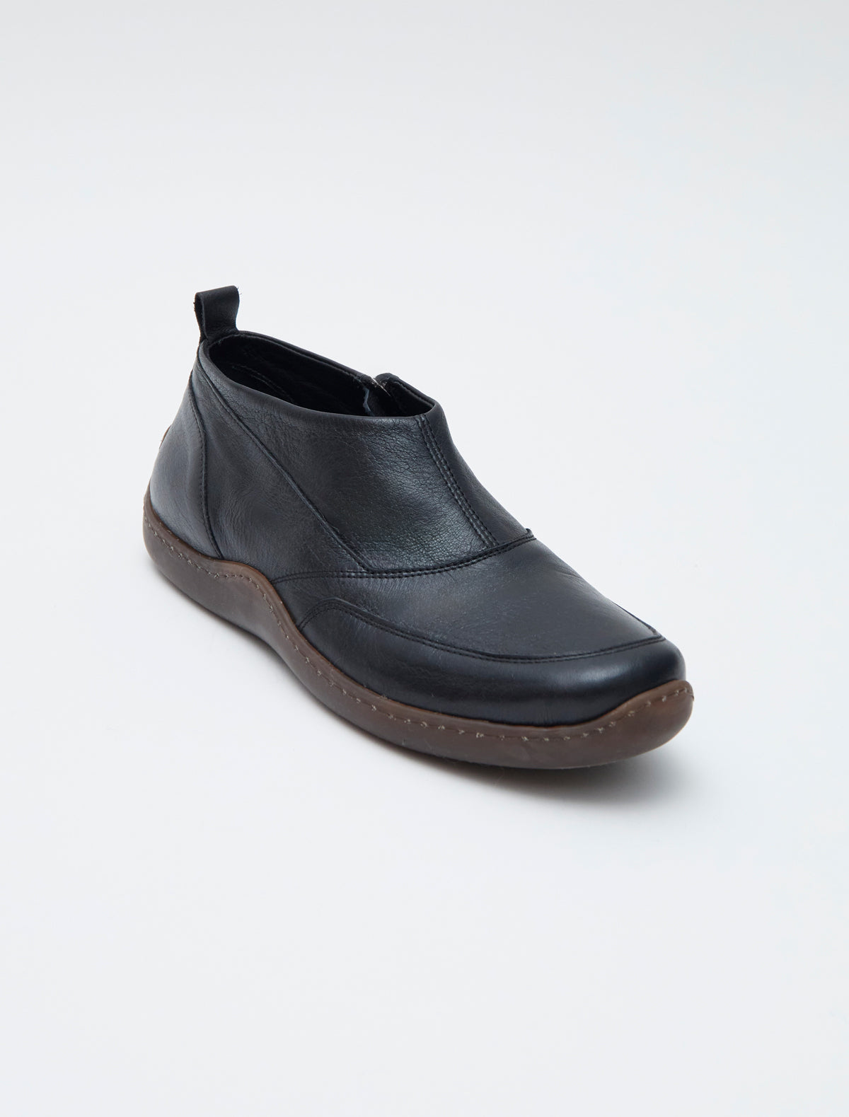 007km leather ankle boots black