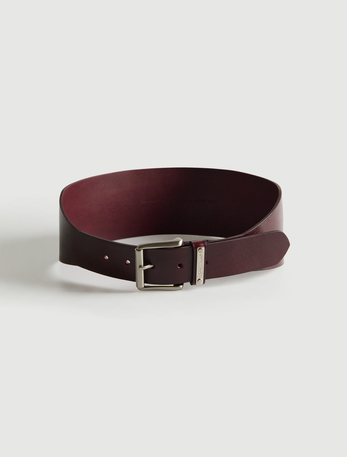 Alma waist belt custom metal plaque wine