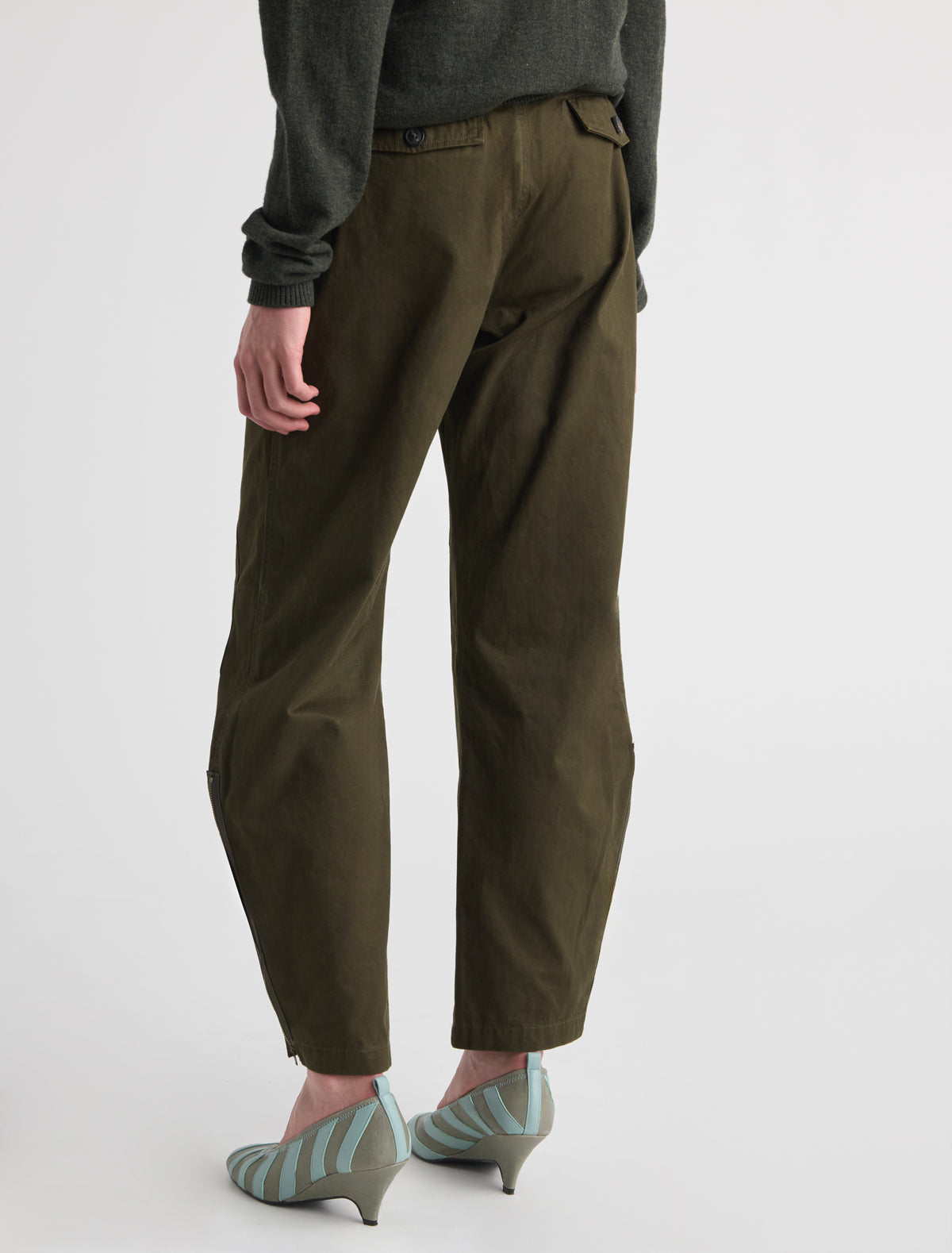 Figma ii pleated twill trousers rounded shape khaki