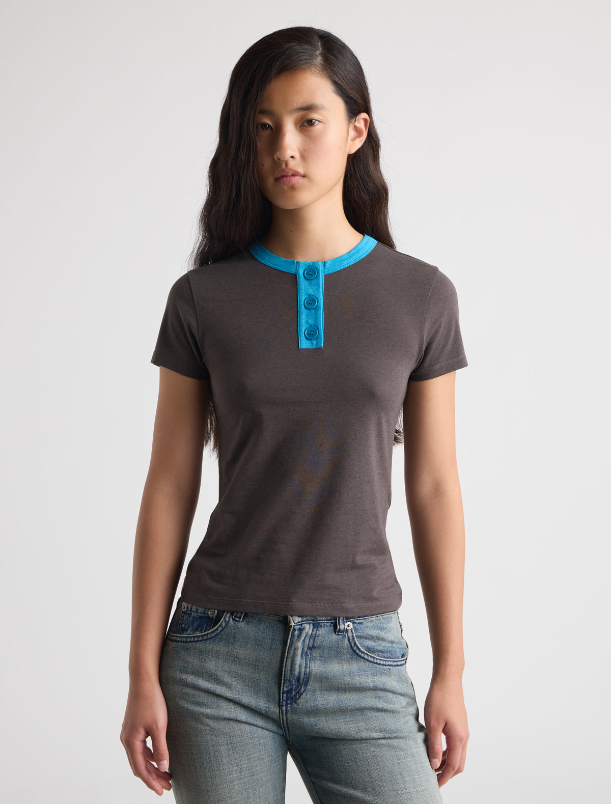 Loreta short sleeve fitted cotton top button placket contrast piping darkgrey