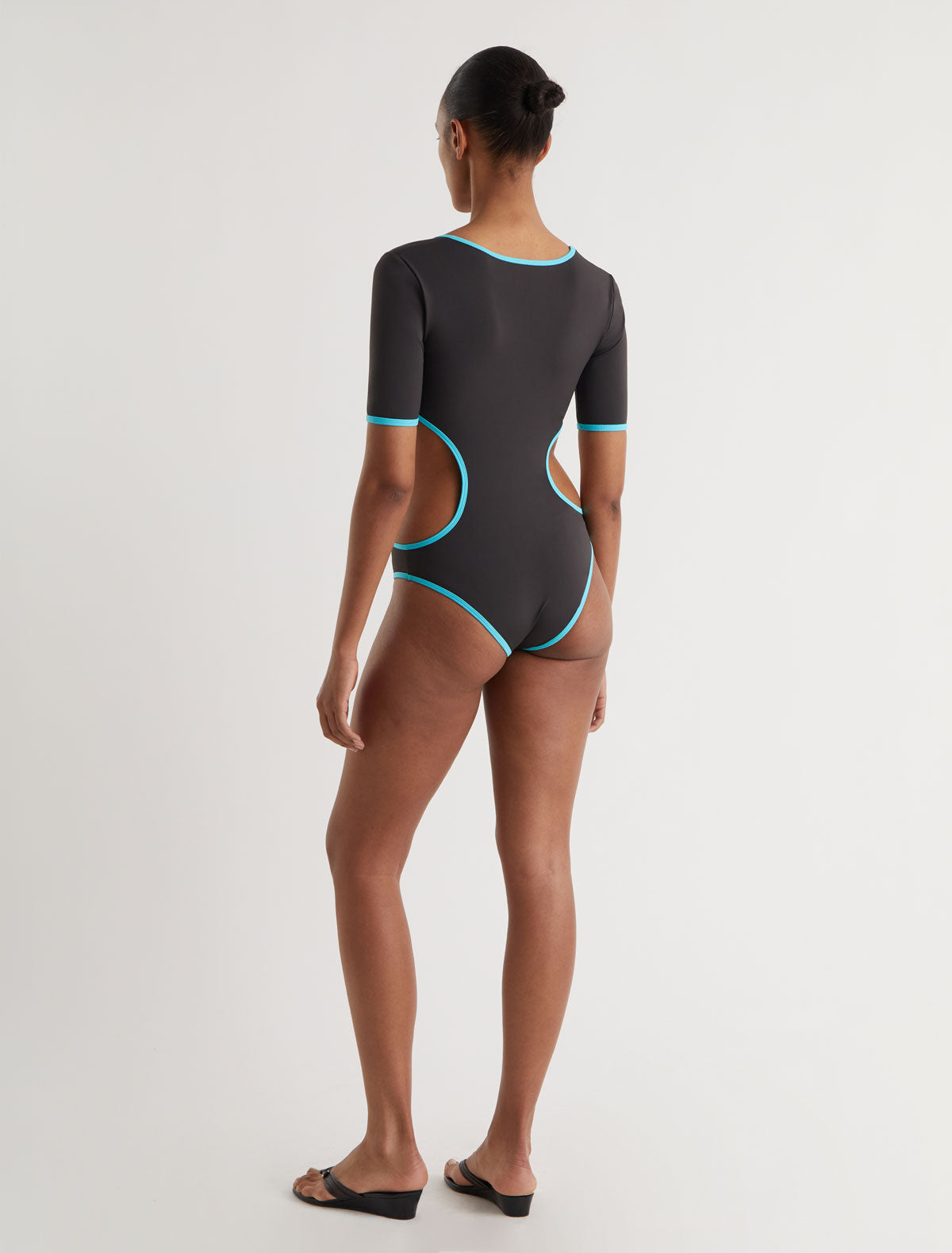 Minu short sleeve trikini with contrast piping brown