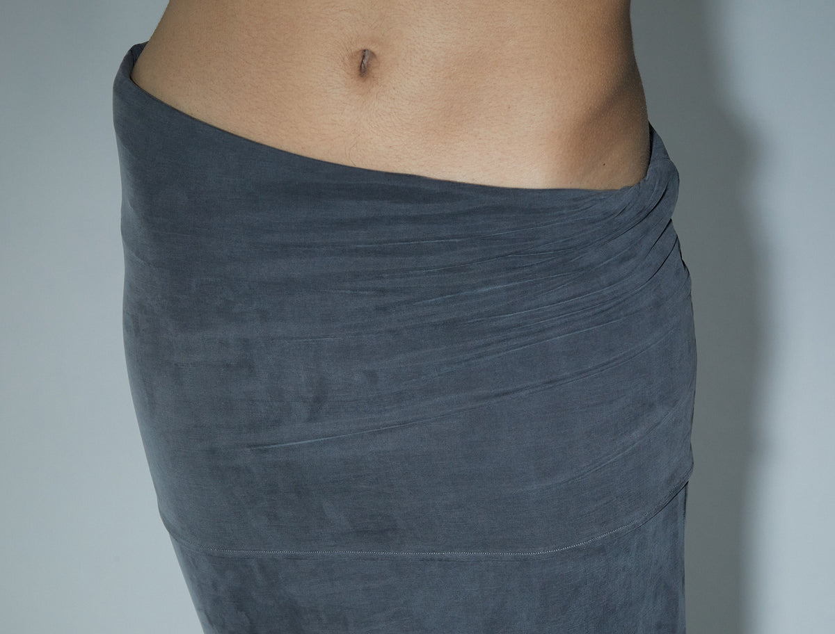 Lois fitted long cupro skirt ruched waistband grey