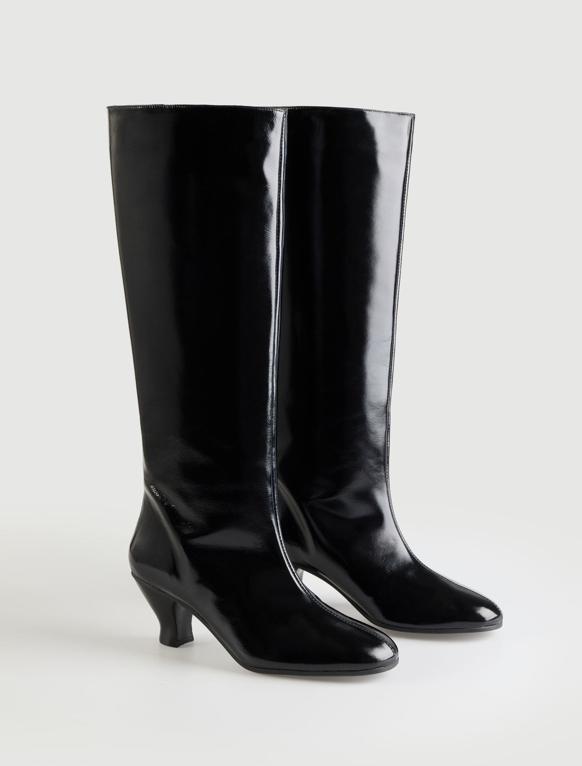 Cecilia leather boots heel painted contrasting color darknavy