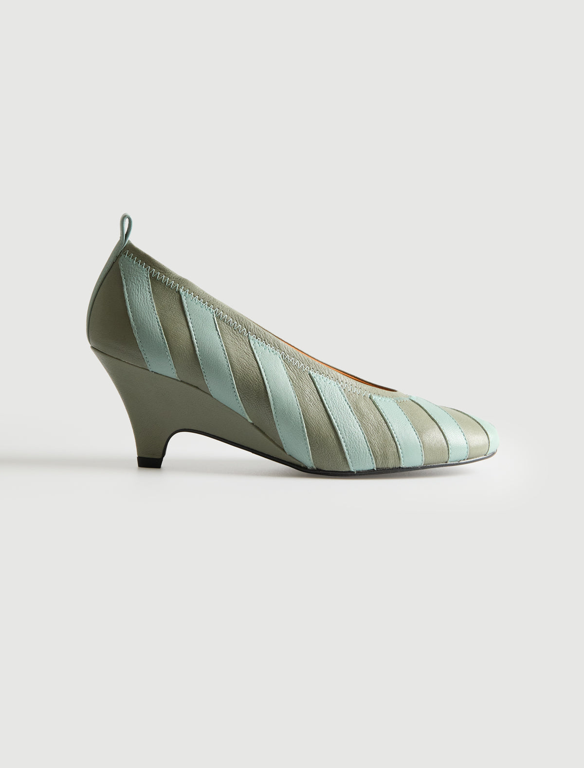 no 3065 / Joelia Pump