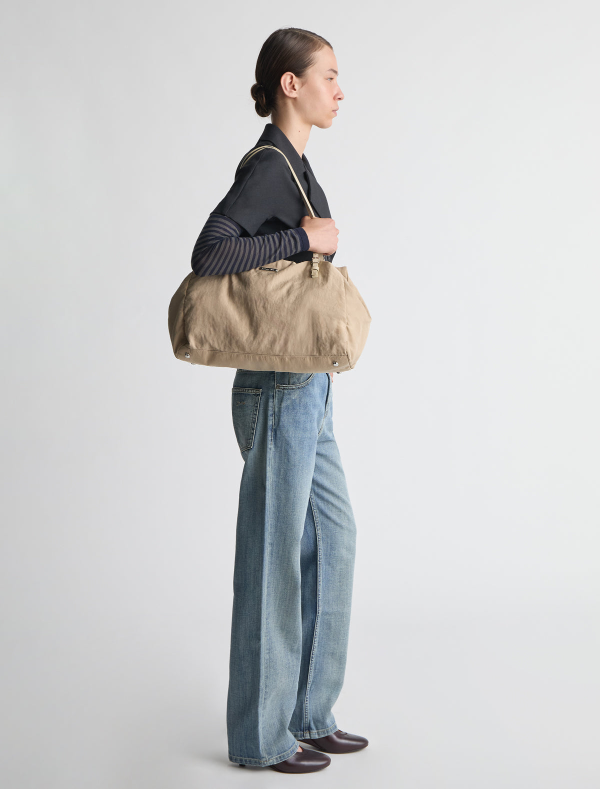 Sora nylon shoulder bag adjustable leather straps sand