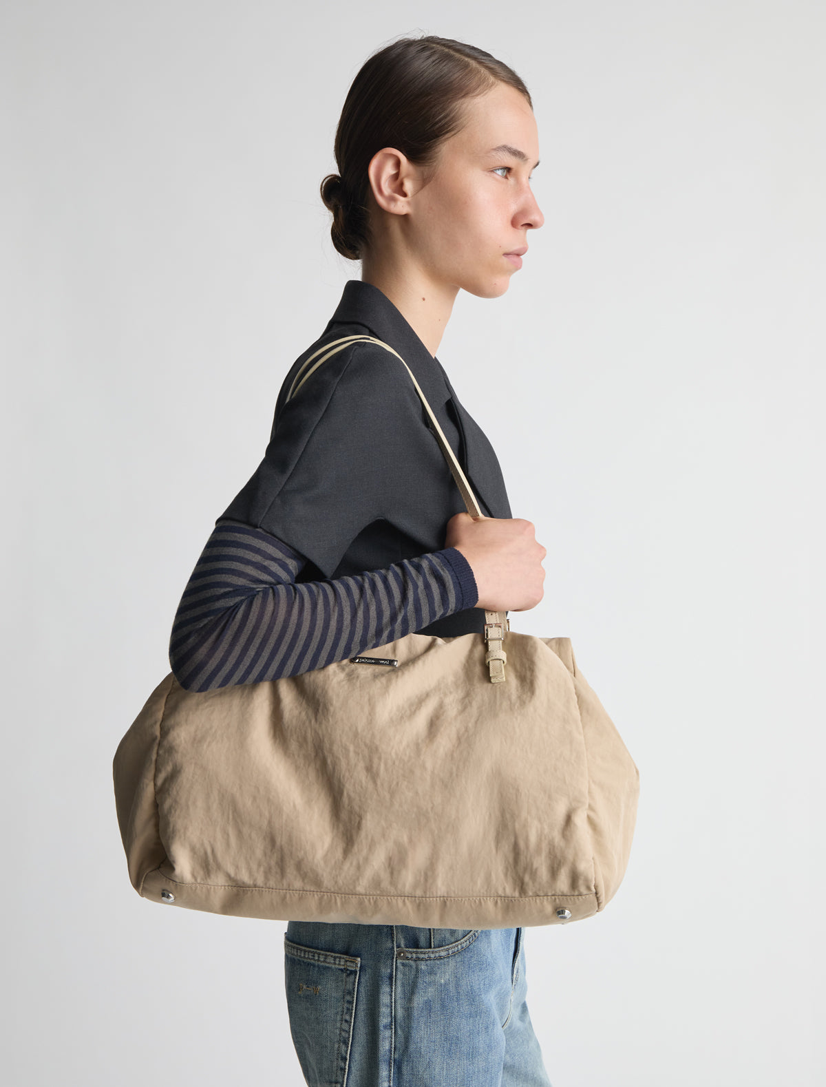 Sora nylon shoulder bag adjustable leather straps sand