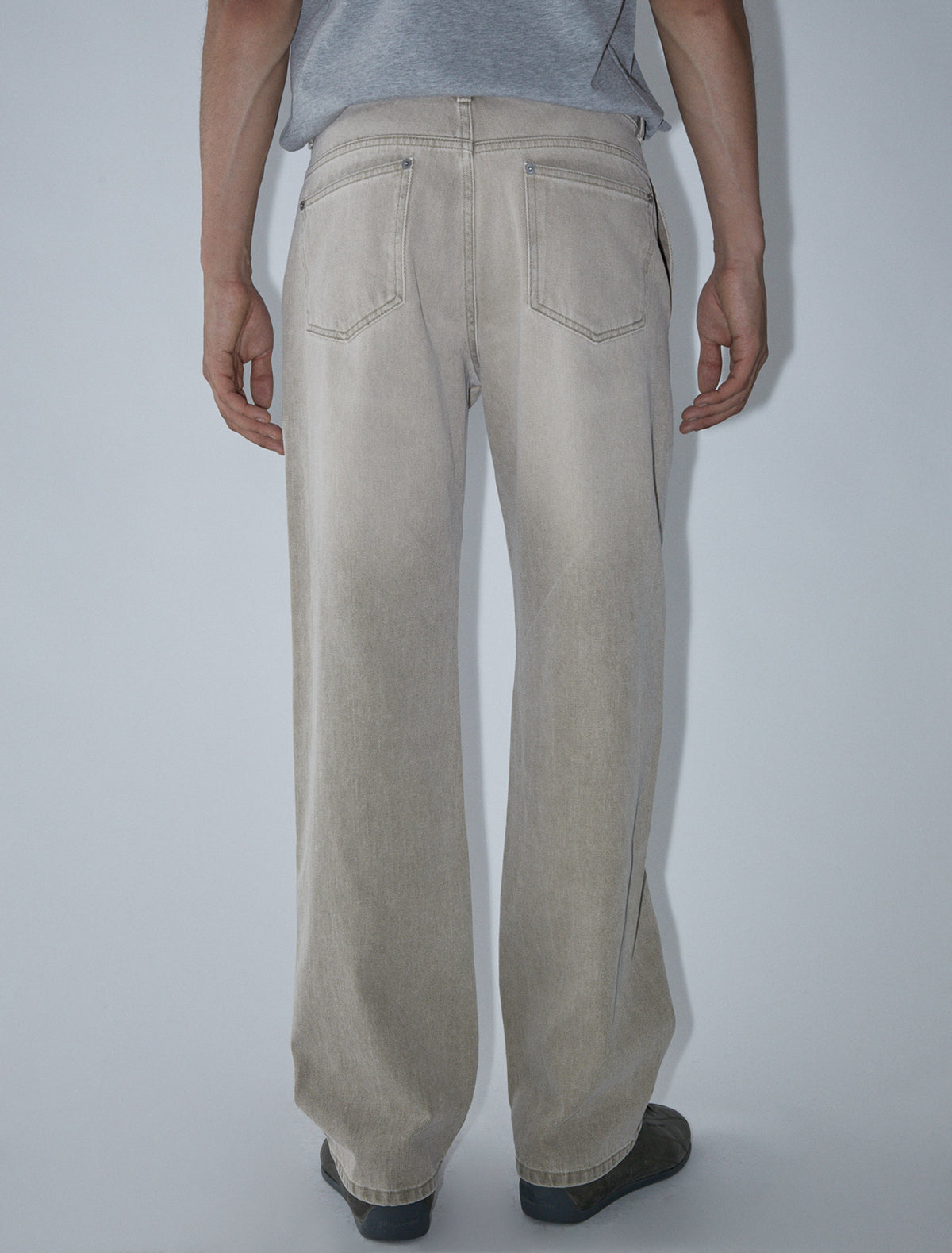 Orlando men trousers forward shifted seams welt pockets grey
