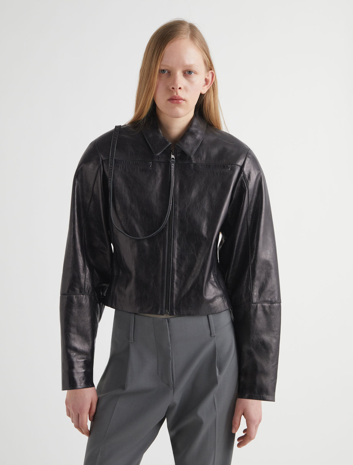 Banui fitted leather jacket zipper pockets black