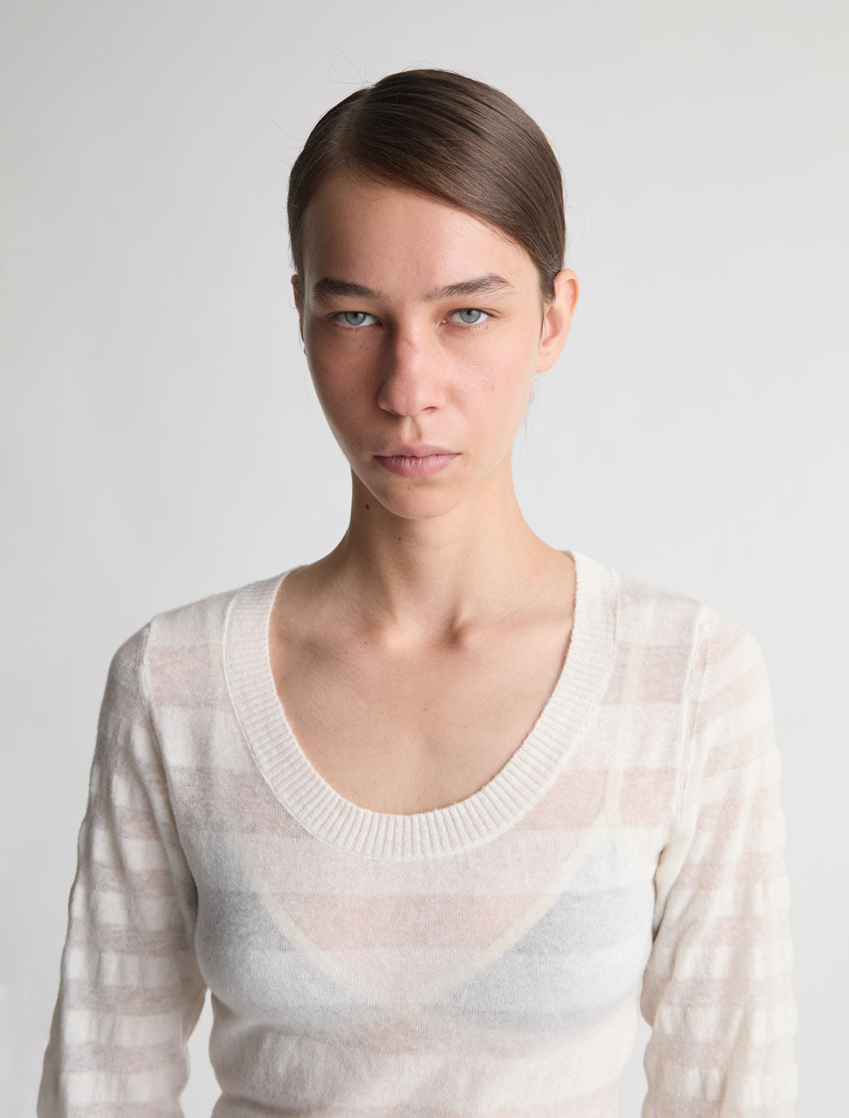 Laser long sleeve knitted sweater open neckline white