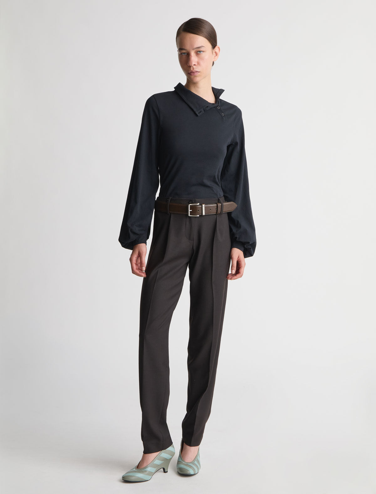 Garv tailored trousers pleats extended belt loops brown