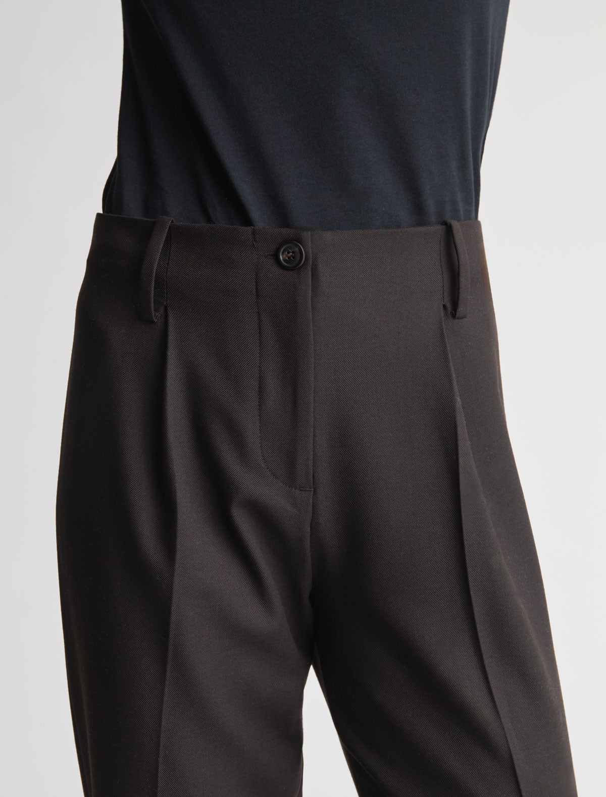 Garv tailored trousers pleats extended belt loops brown