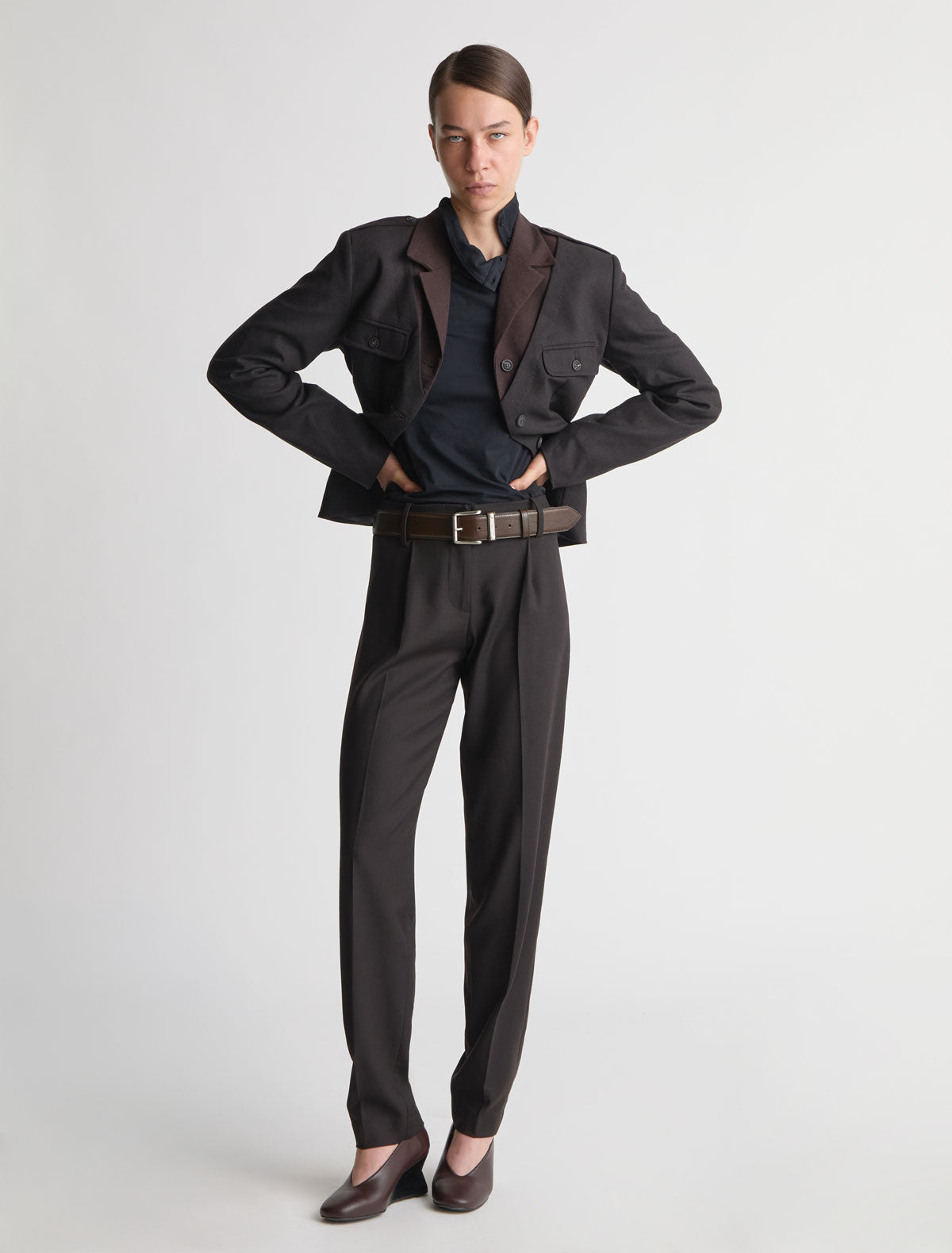 Garv tailored trousers pleats extended belt loops brown