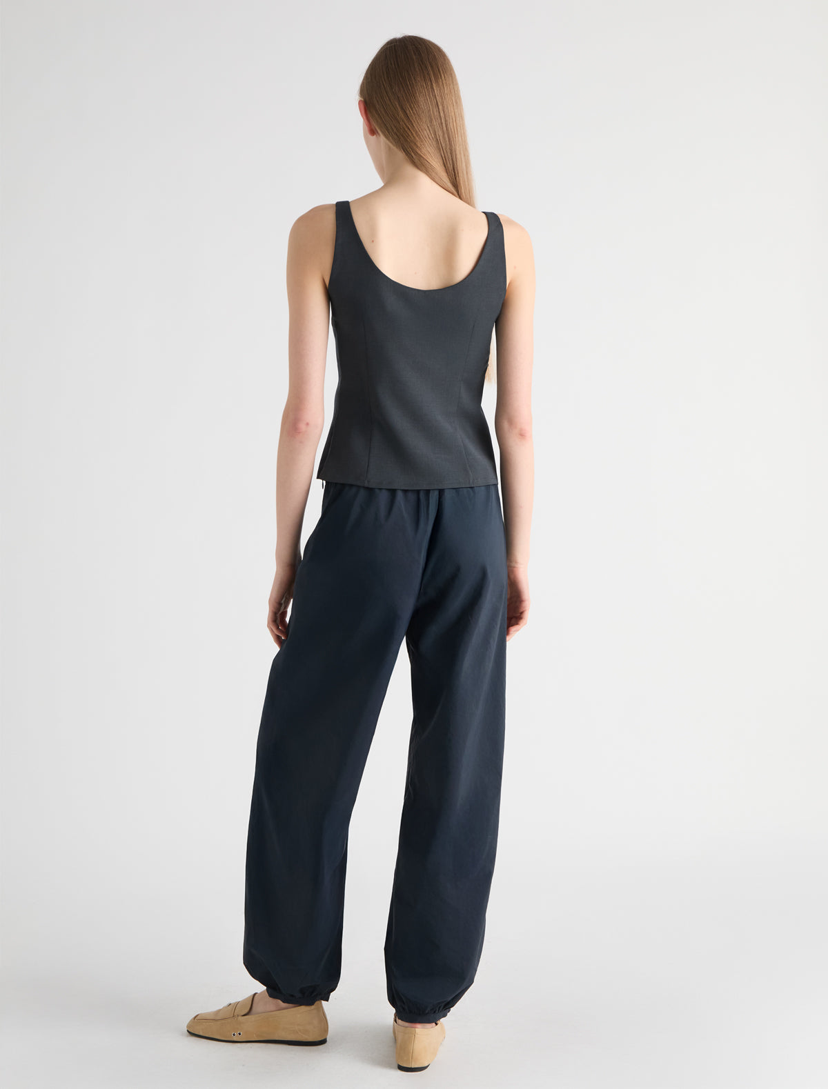 Isee sleeveless top zipper detail chest