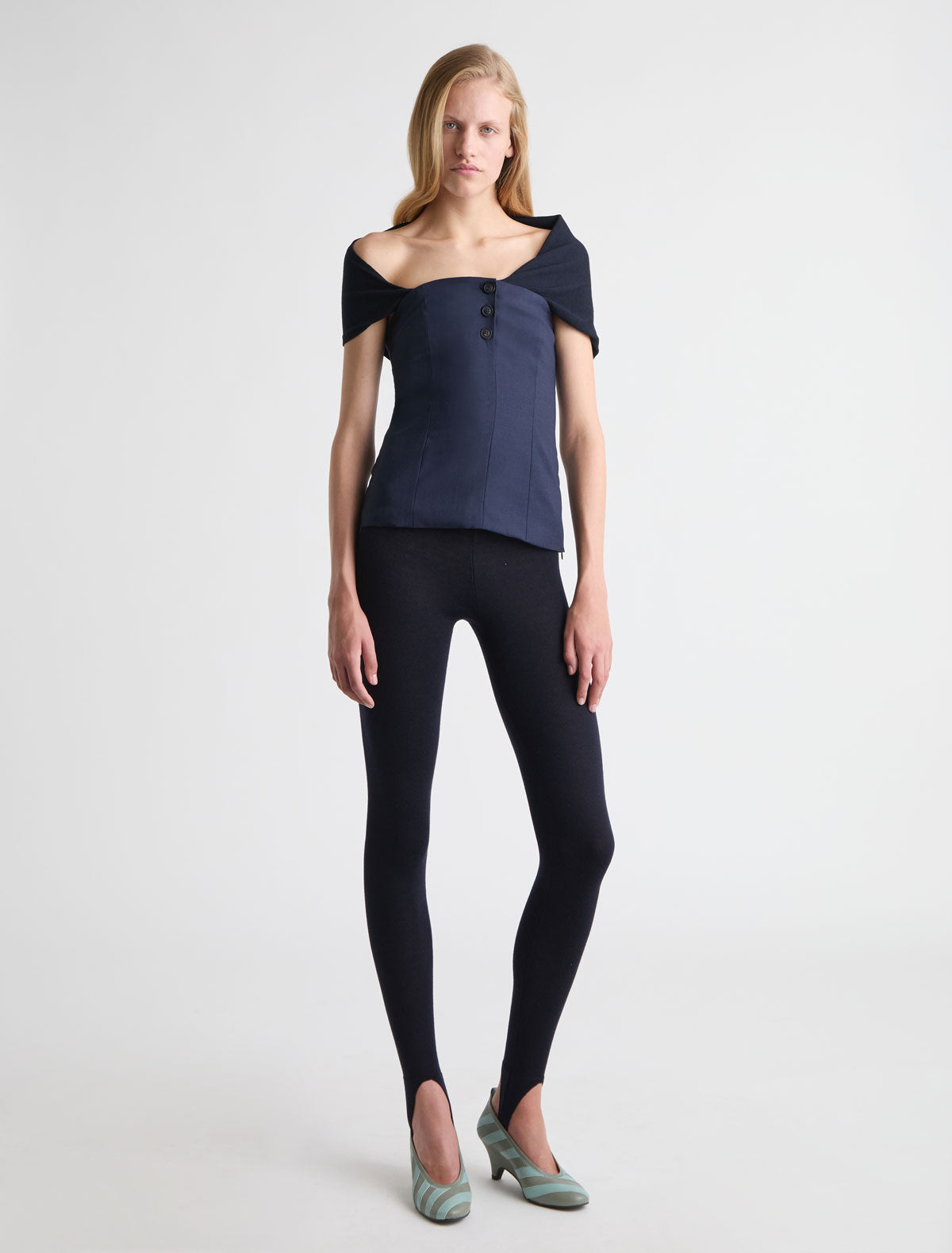 Yusi bandeau top small buttoned opening removable wool knit layer extending